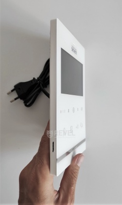 Комплект видеодомофона SEVEN DP–7542 white с записью видео по движению + SD карта 64Гб в подарок!