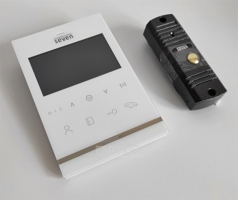 Комплект видеодомофона SEVEN DP–7542 white с записью видео по движению