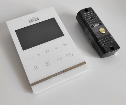 Комплект видеодомофона SEVEN DP–7542 white с записью видео по движению + SD карта 64Гб в подарок!