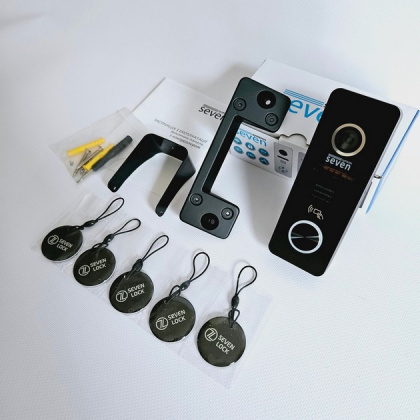 Комплект Wi-Fi домофона 7 дюймов и вызывной панели со считывателем SEVEN DP-7576 Key Kit white