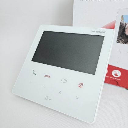 Беспроводной 4" Wi-Fi домофон с замком и Wi-Fi панелью со считывателем Hikvision DS-WF61-CR-EM White (управление со смартфона)