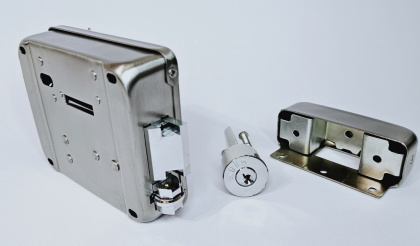 Wi-Fi биометрический контроль доступа с электромеханическим замком SEVEN SKD-KIT-EM10 (уличный монтаж на калитку)