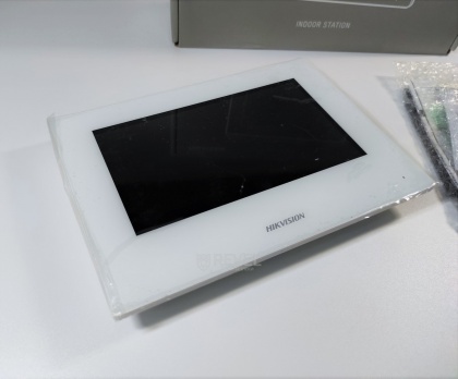 Комплект IP домофона с замком HikVision Kit Home (White) — переадресация звонка и управление со смартфона
