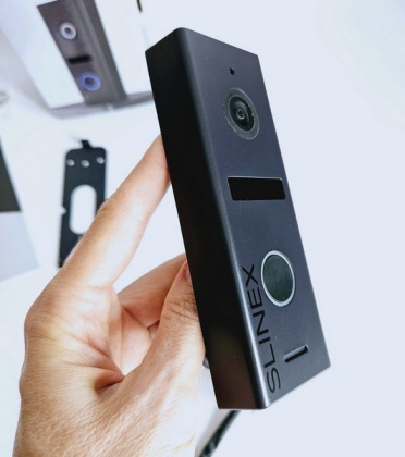 Wi-Fi видеодомофон с замком Slinex Sonik AI Home Kit white — интеллектуальная AI-детекция движения и переадресация вызова