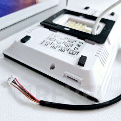 Wi-Fi 7" домофон с дополнительной камерой Slinex Nexo 7 Cloud Video Kit White (запись видео, дозвон на телефон)