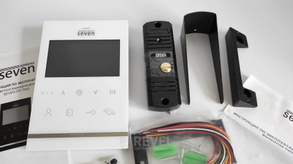 Комплект видеодомофона SEVEN DP–7542 white с записью видео по движению
