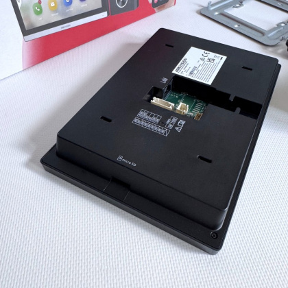 Комплект IP видеодомофона Hikvsion DS-KIS610-P (4MP, Wi-Fi, PoE, IP65, управление двумя замками, мобильное приложение Hik-Connect)