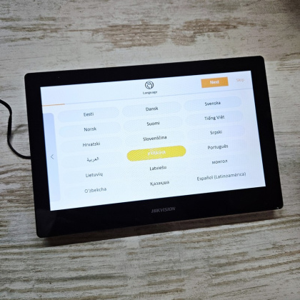WiFi видеодомофон 10 дюймов с замком Hikvision DS-KH85-KV2R-EM (управление замком и воротами, дозвон на телефон)