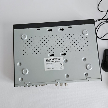 4-канальный видеорегистратор для аналогових камер HikVision DS-7204HWI-SH (б/у, распродажа)