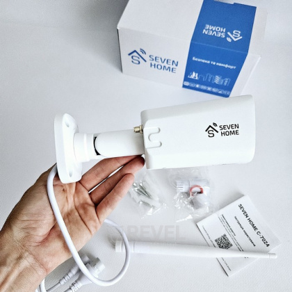 4Мп IP Wi-Fi умная видеокамера со звуком и двойной подсветкой SEVEN HOME С-7024 (Tuya Smart)