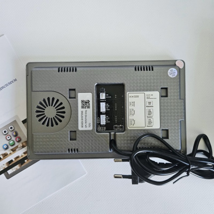 Домофон на 2 квартиры (офиса) Seven Kit-2-Units — комплект на два 7" IPS домофона и одну FHD видеопанель Домофон на 2 квартиры (офиса) Seven Kit-2-Units — комплект на два 7" IPS домофона и одну FHD видеопанель