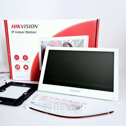 Комплект 7" IP WiFi домофона и WiFi панели вызова HikVision DS-WF63-CR-KIT White (мобильное приложение и удаленный доступ)