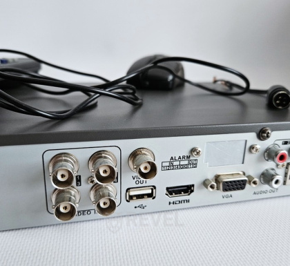 4-канальный видеорегистратор для аналогових камер HikVision DS-7204HWI-SH (б/у, распродажа)