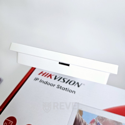 Комплект 7" IP WiFi домофона и WiFi панели вызова HikVision DS-WF63-CR-KIT White (мобильное приложение и удаленный доступ)