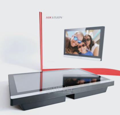 Комплект 7" IP видеодомофона и антивандальной панели HikVision Smart-Kit (мобильное приложение и удаленный доступ)