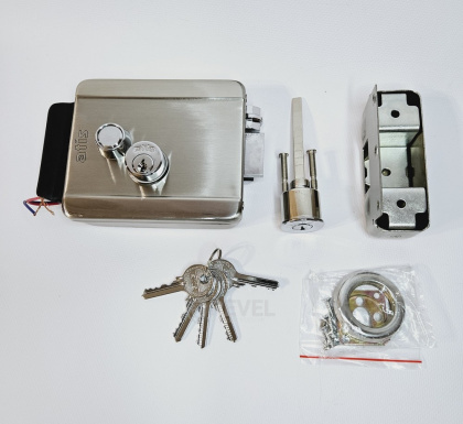 Комплект IP Wi-Fi домофона с замком и антивандальной панелью вызова HikVision Kit Home WF (управление со смартфона)