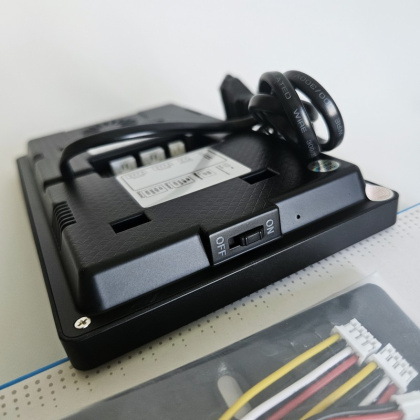 Домофон для частного дома с электромеханическим замком SEVEN DP-7570 FHD Lock Kit Black Домофон для частного дома с электромеханическим замком SEVEN DP-7570 FHD Lock Kit Black