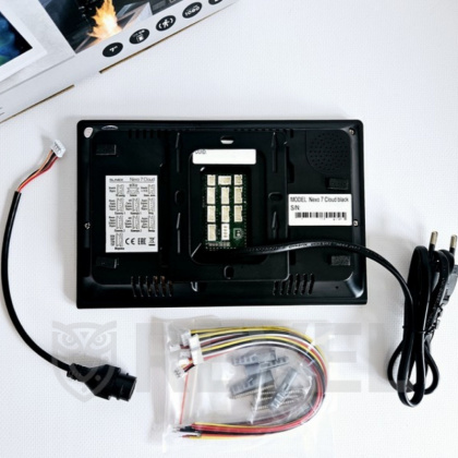 Wi-Fi 7" домофон с дополнительной камерой Slinex Nexo 7 Cloud Video Kit Black (запись видео, дозвон на телефон) Wi-Fi 7" домофон с дополнительной камерой Slinex Nexo 7 Cloud Video Kit Black (запись видео, дозвон на телефон)