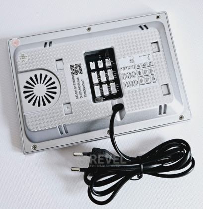 Комплект 7" FHD IPS видеодомофона с записью по детекции SEVEN DP–7575FHD-Neo Kit box (black)