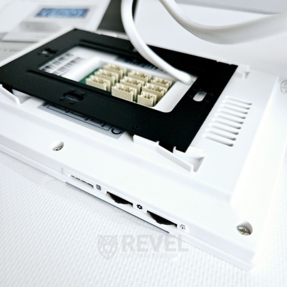 Комплект Wi-Fi домофона с управлением со смартфона и записью видео по детектору движения Slinex Starter Kit 4" Cloud white