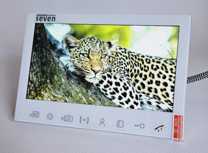 Комплект 7" FHD IPS видеодомофона с записью по детекции SEVEN DP–7575FHD-Neo Kit box (white)