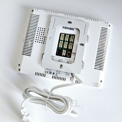 Wi-Fi видеодомофон с AI-детекцией движения и переадресацией вызова на мобильное приложение Slinex Sonik AI Kit white