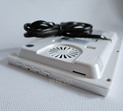 Комплект Full HD видеодомофона с детекцией и записью видео SEVEN DP–7571FHD-Neo Kit box (white)