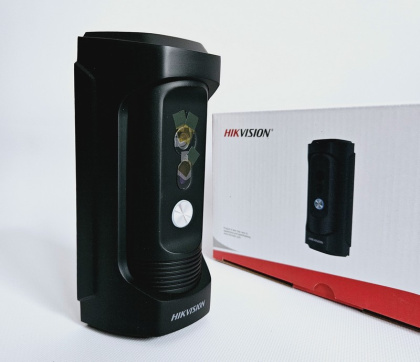 IP Wi-Fi домофон с замком и антивандальной панелью вызова Hikvision DS-KH61-VP-EM White (управление со смартфона) IP Wi-Fi домофон с замком и антивандальной панелью вызова Hikvision DS-KH61-VP-EM White (управление со смартфона)