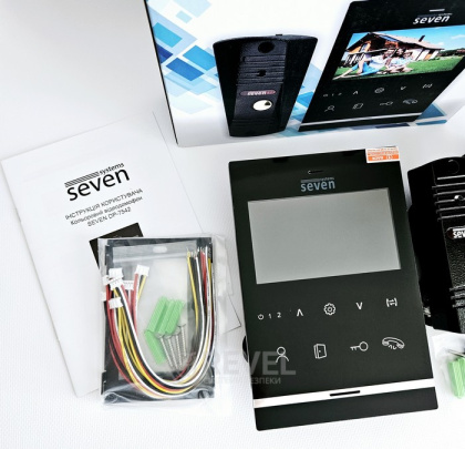 Комплект домофона SEVEN DP–7542 black с записью видео по движению 