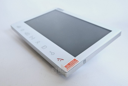 Комплект 7" FHD IPS видеодомофона с записью по детекции SEVEN DP–7575FHD-Neo Kit box (white)